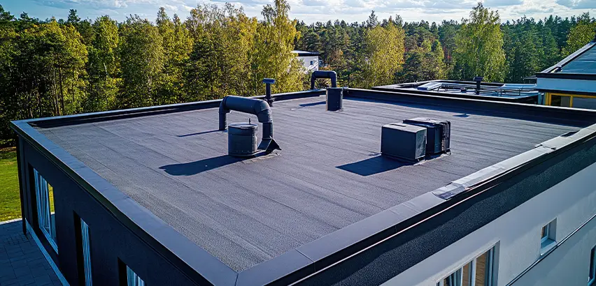 Professional Flat Roof Replacement Services in Crystal Lake, IL