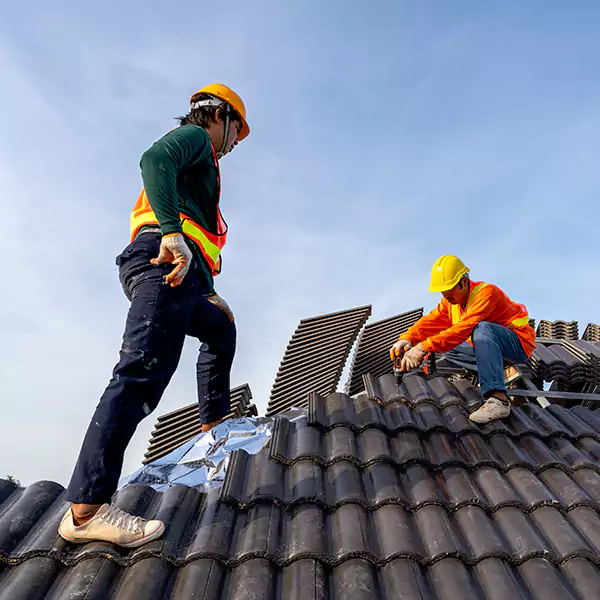 Why Crystal Lake, IL Property Owners Trust Crystal Lake Roofing Pro for Emergency Roof Repair?