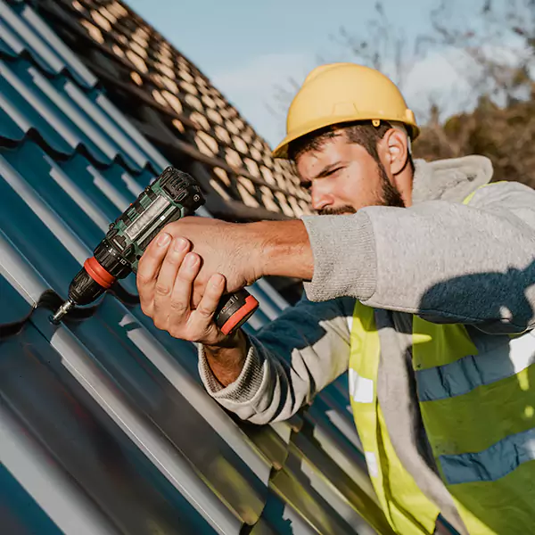 Why Crystal Lake Homeowners Choose Crystal Lake Roofing Pro for Steel Roof Repair Service?